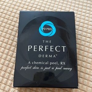 ONE MEDICAL GRADE CHEMICAL PEEL EXP DATE 07/23.